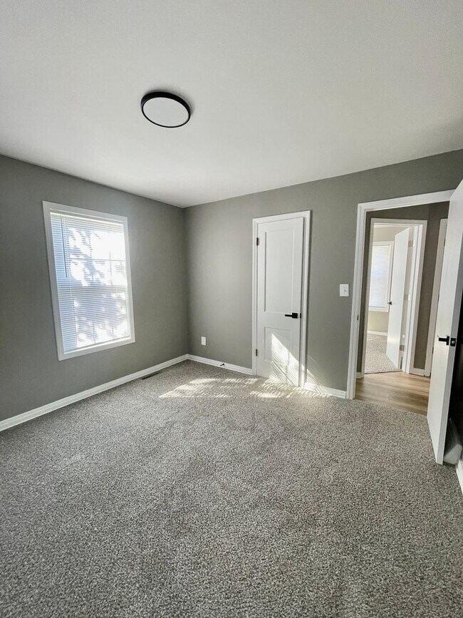 Building Photo - 2 Bedroom Home with Huge Storage basement