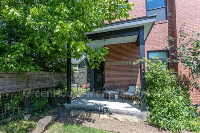 Building Photo - 808 S Locust Ave