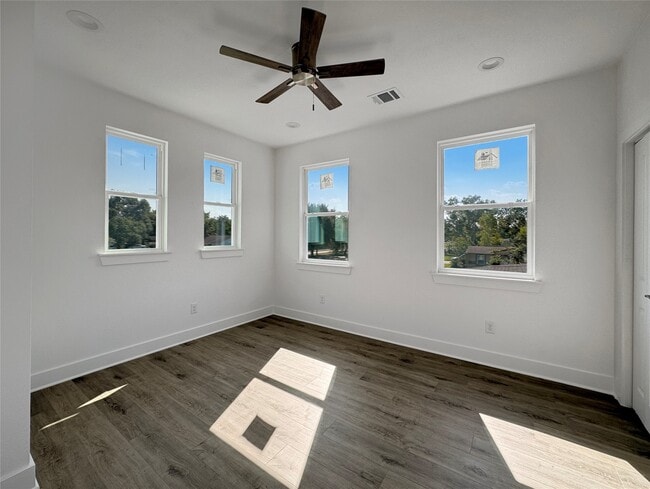 Building Photo - 5427 Bellfort Ct