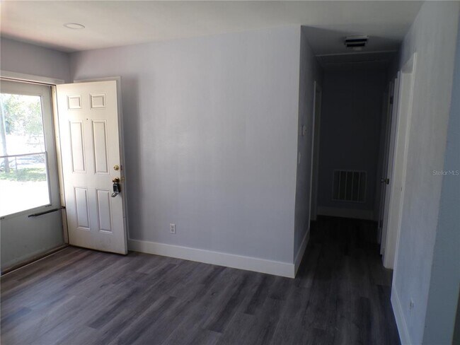Building Photo - 2455 35th St S