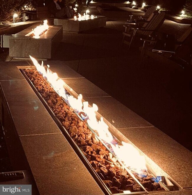 Building Photo - 1800 Old Meadow Rd