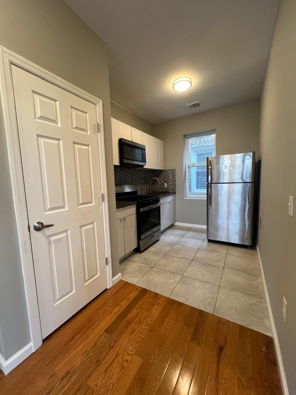 Building Photo - 58 Steuben St