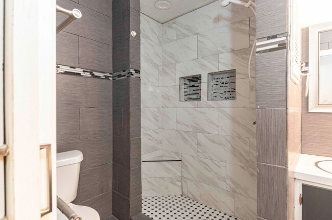 Building Photo - 101 Wakefield Dr