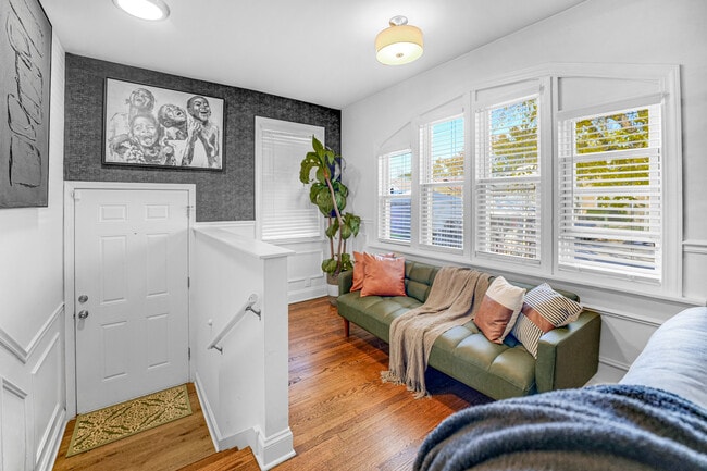 Building Photo - 10516 S Eggleston Ave