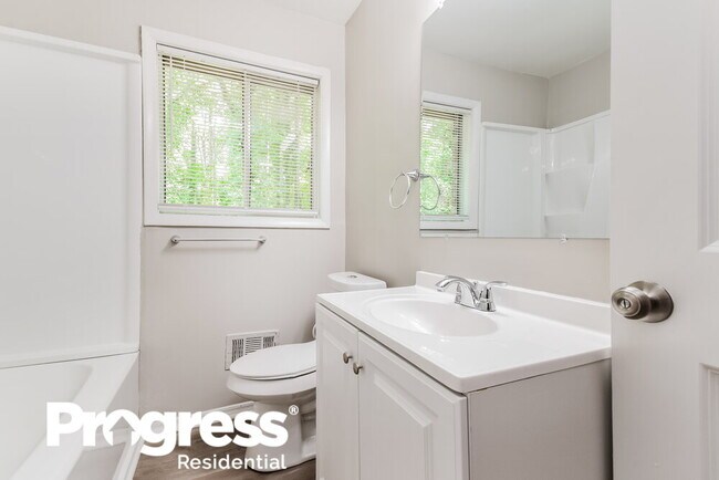 Building Photo - 4434 Lovridge Dr SW