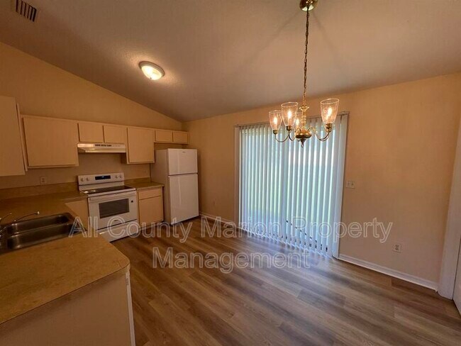 Building Photo - 520 Marion Oaks Ln