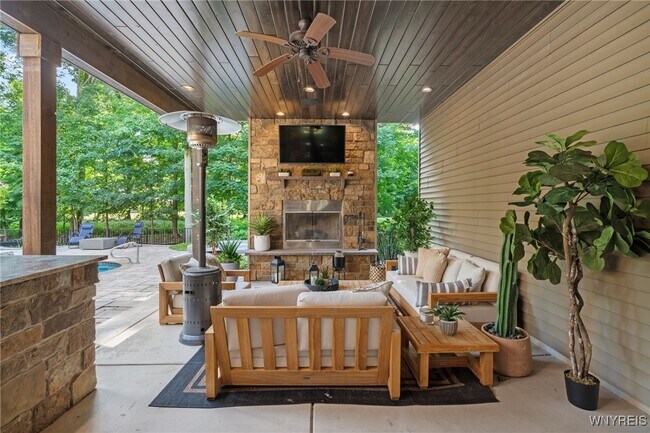 Building Photo - 9743 Cobblestone Dr