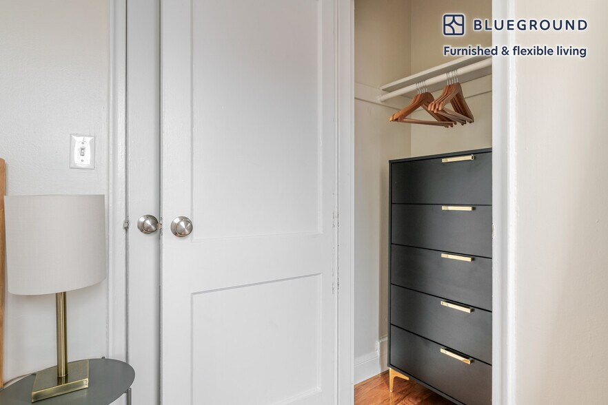 Building Photo - 264 Harvard St