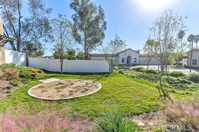 Building Photo - 13177 Edgemont St