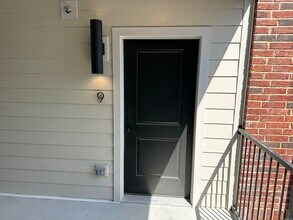 Building Photo - 501-Apt9 E 21st St