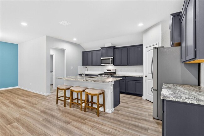 Building Photo - 7938 Rancho Vista Blvd E