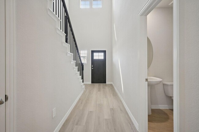 Building Photo - 3412 Brompton Dr