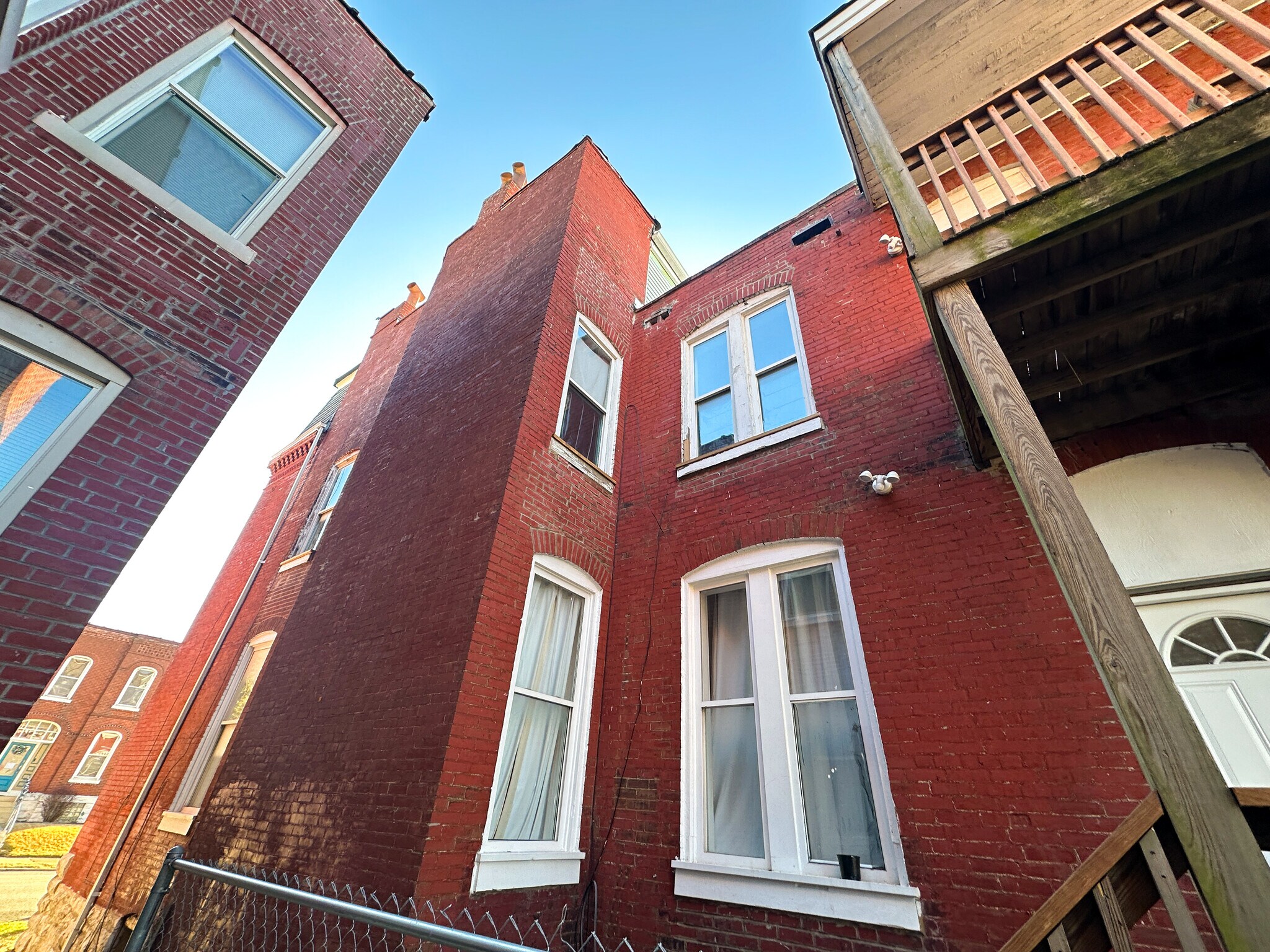 Building Photo - 3333 California Ave