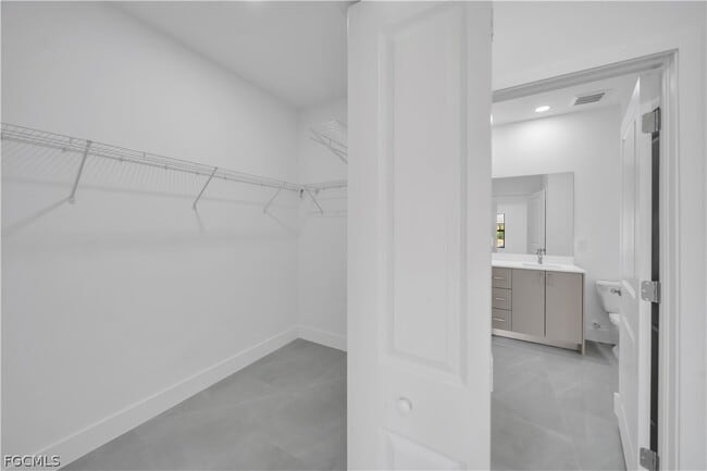 Building Photo - 1904 East 11th Street