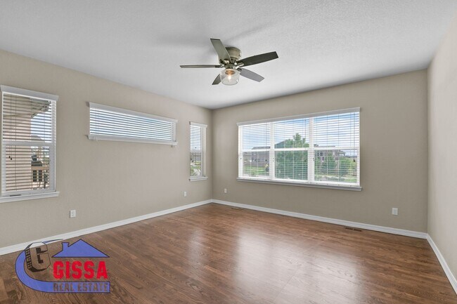 Building Photo - Beautiful home with 5 bedrooms, 4 bathroom...
