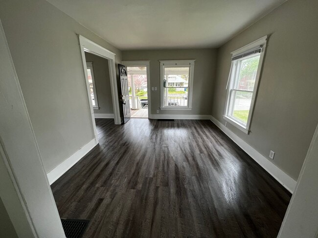 Building Photo - Recently Remodeled 4-Bedroom, 1.5-Bathroom...