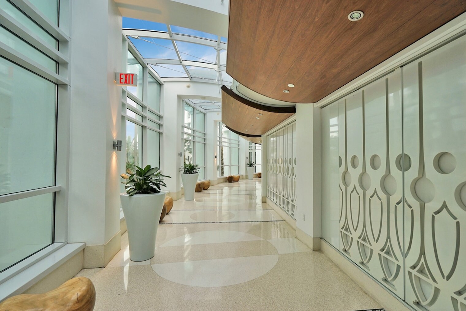 Building Photo - 4401 Collins Ave