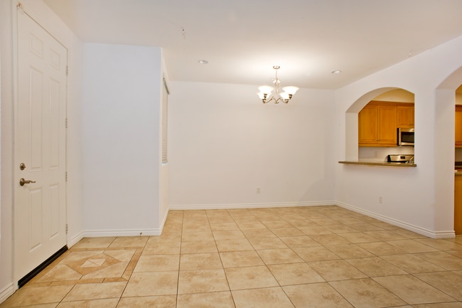 Building Photo - 2339 Chiquita Ln