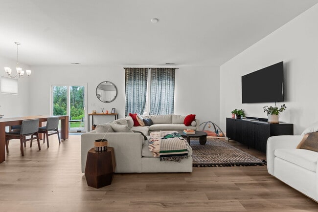 Building Photo - 101 Enfield Dr