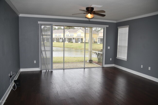 Building Photo - 6852 Woody Vine Dr