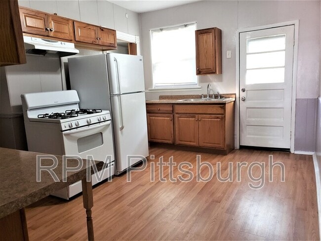 Building Photo - 4554 Rosina Way