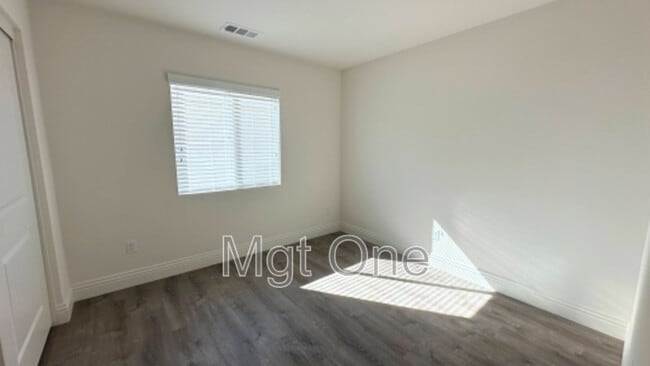 Building Photo - 1784 Julie Dr