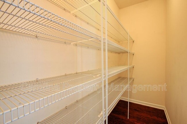 Building Photo - 16125 Hammersmith Farm Dr