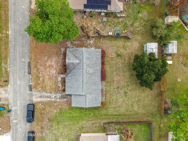 Building Photo - 1614 Earlham Ave NW