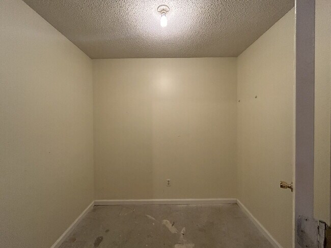 Building Photo - Home for Rent