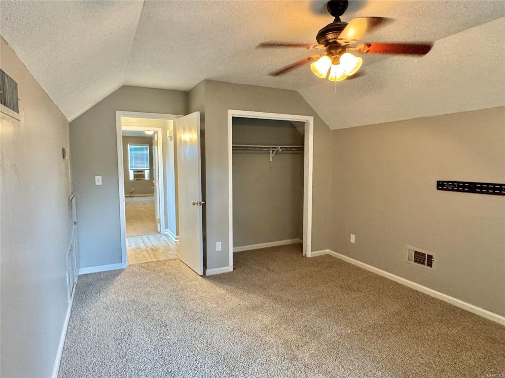 Building Photo - 697 Chatsworth Dr