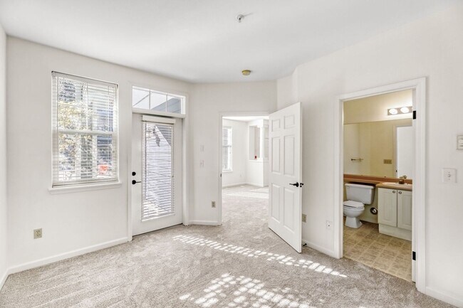 Building Photo - Well-Equipped 2 Bed 2 Bath Sonoma Villero Condo w/ Community Pool, Hot Tub & Exercise Room!