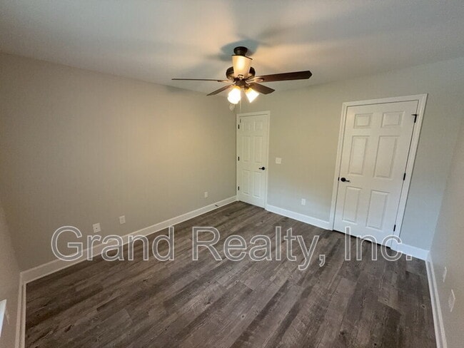 Building Photo - 7228 Par Ln