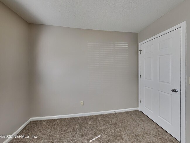 Building Photo - 4399 Princess Labeth Ct W