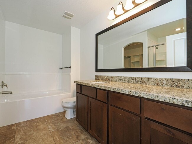 Building Photo - Beautiful 3-Bed, 2-Bath Townhome in Americ...