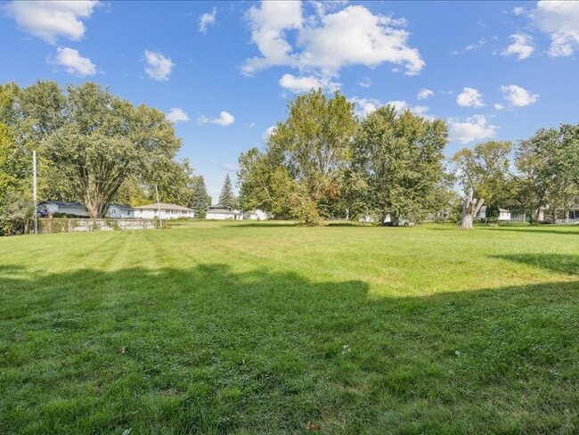 Building Photo - 1429 Columbus Dr