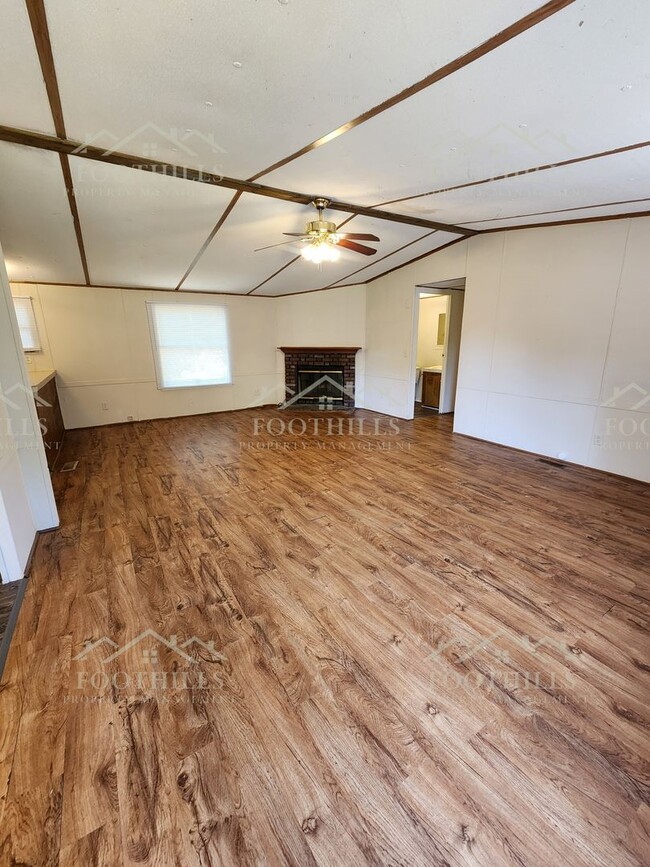 Building Photo - Woodfern Haven: 3-Bed, 2-Bath Mobile Home ...