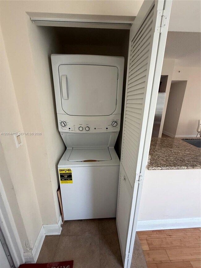 Building Photo - 7275 SW 89th St