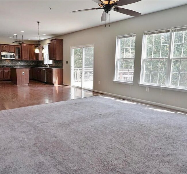 Building Photo - 46123 Gooseneck Dr