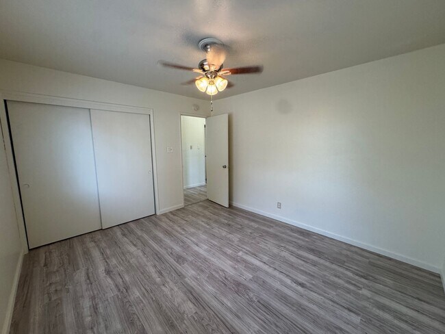 Building Photo - 4360 Twain Dr