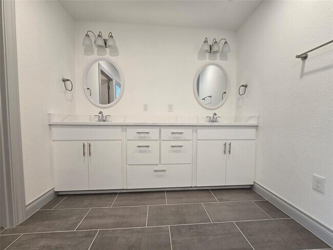 Building Photo - 2105 Tiger Trail