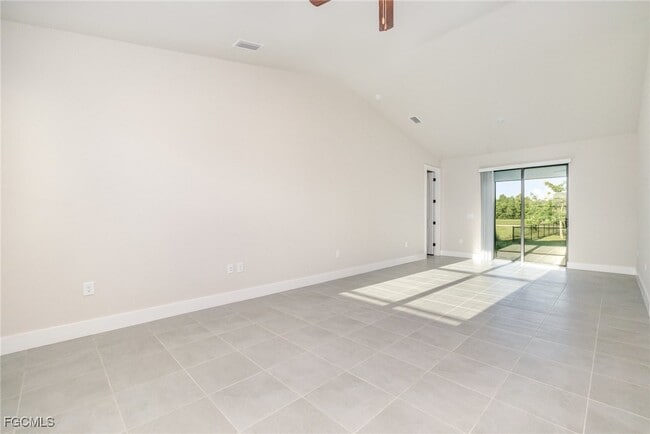 Building Photo - 3039 NW 2nd Pl