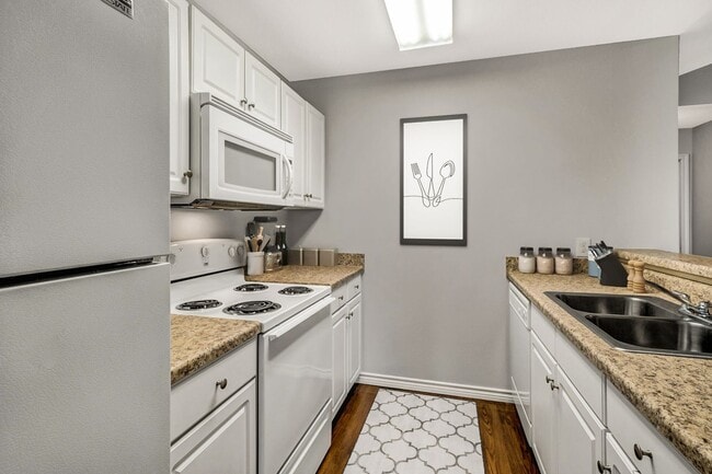 Building Photo - Coming Soon-3 Bedroom 2 Bath Duplex at Mansion Creek in Tyler! Chapel Hill ISD!