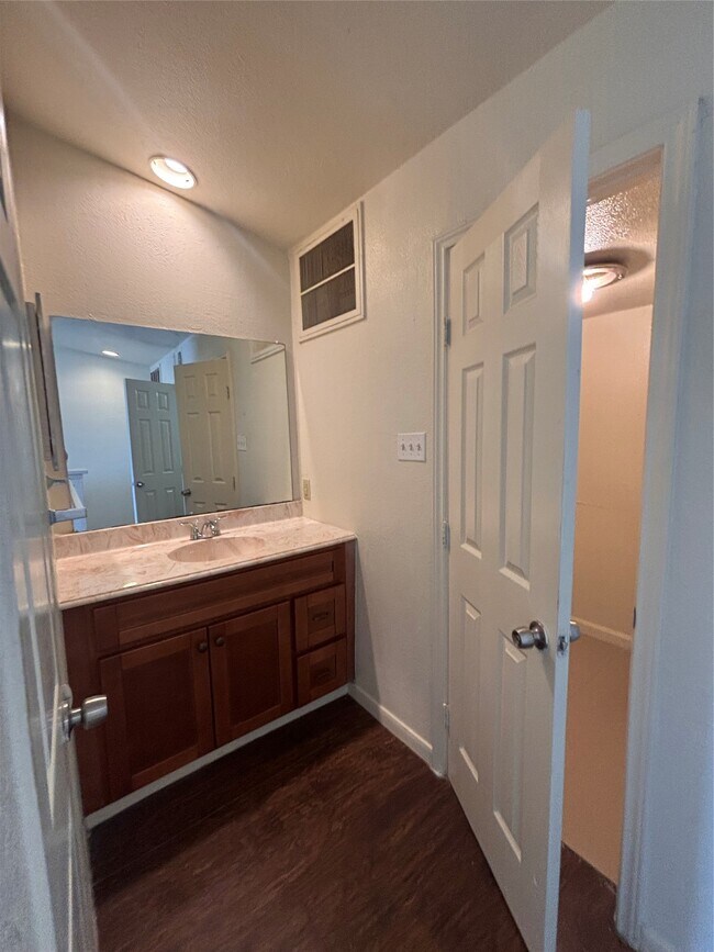 Building Photo - 2110 Wilcrest Dr