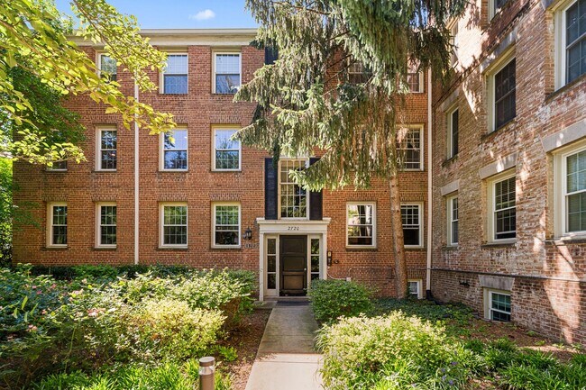 Building Photo - 2720 Ordway St NW