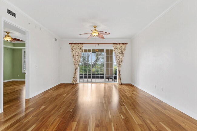 Building Photo - 160 Pantano Cay Blvd