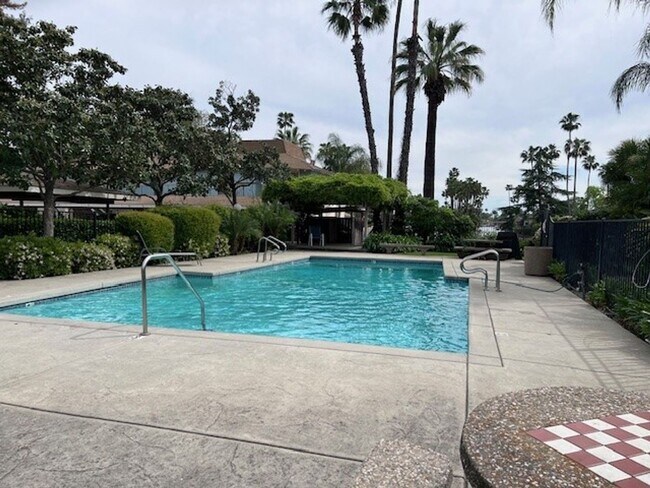 Building Photo - Lakeside living on Greenhaven, Sparkling Pool and covered parking