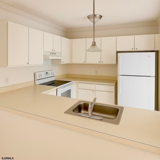 Building Photo - 372 Heather Croft