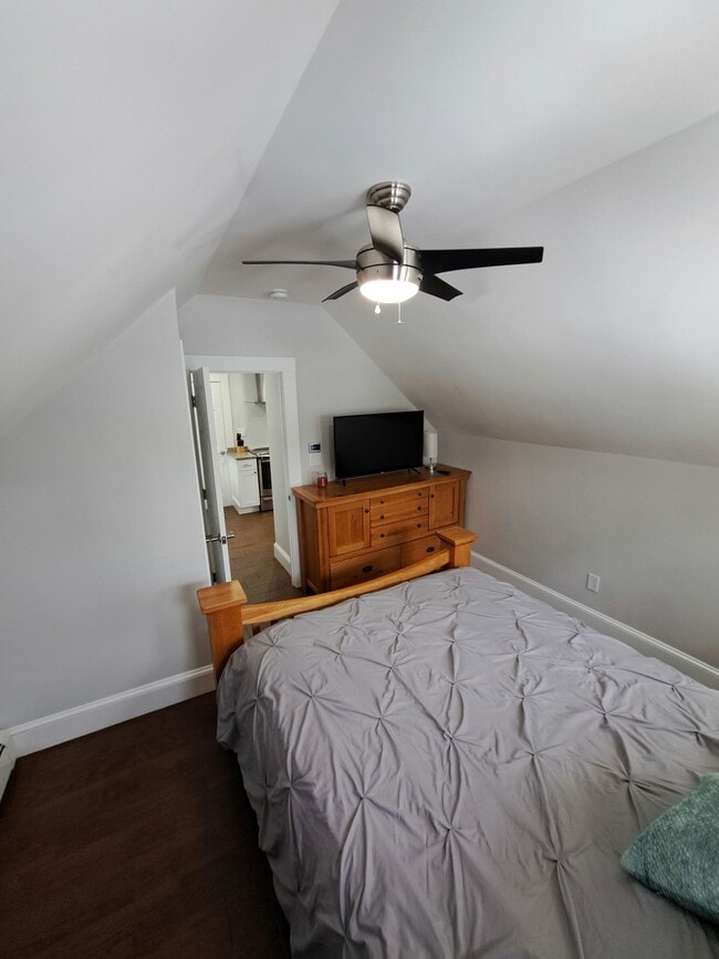 Building Photo - 14 Roy St