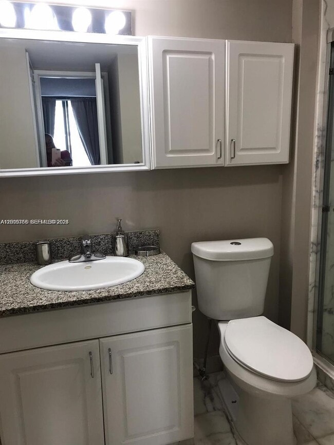 Building Photo - 3731 N Country Club Dr