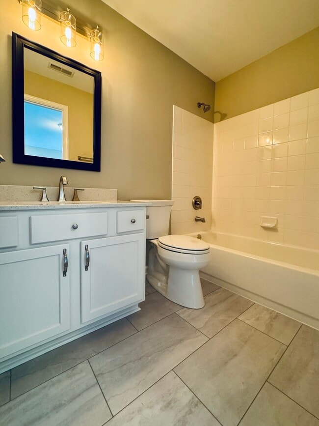 Building Photo - 404 N Patriot Dr